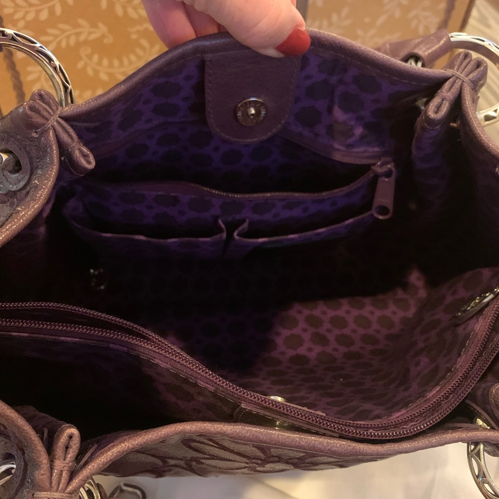 💜💎EUC BRIGHTON Valencia Embroidered Floral Leather Shoulder bag in Grape. - Picture 7 of 16